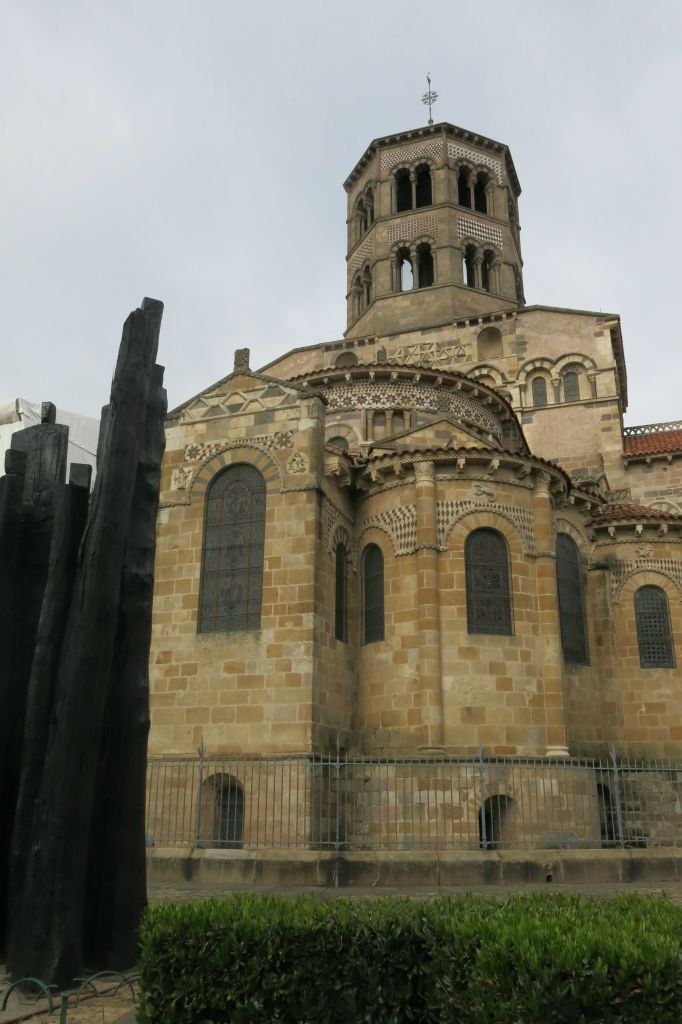 Sur la route du retour, arrêt à Issoire pour admirer la magnifique abbatiale 